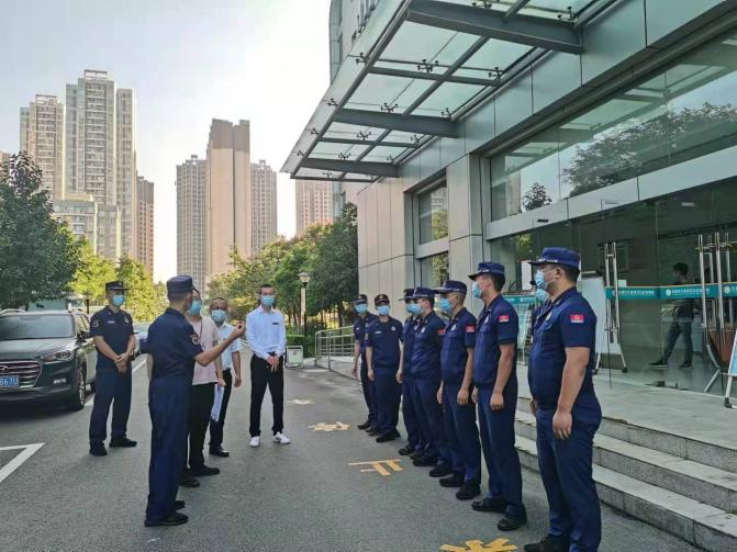 保安隊(duì)長(zhǎng)你的主要工作就是做好安全和穩(wěn)定工作